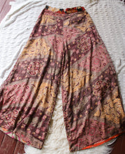 Load image into Gallery viewer, Aloka Silk Set L (2568)