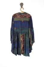 Load image into Gallery viewer, Aquarius Blouse 2XL (9131)