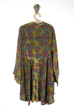 Load image into Gallery viewer, Aquarius Blouse 2XL (15623)