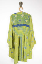 Load image into Gallery viewer, Aquarius Blouse 2XL (7483)