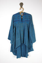 Load image into Gallery viewer, Aquarius Blouse S (15044)