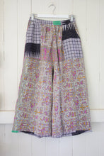Load image into Gallery viewer, Cropped Kantha Pants S (2941)