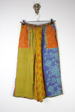 Load image into Gallery viewer, Cropped Kantha Pants L (16648)