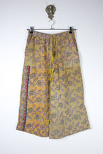 Load image into Gallery viewer, Cropped Kantha Pants L (16650)