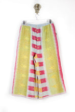 Load image into Gallery viewer, Cropped Kantha Pants L (6220)