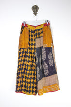 Load image into Gallery viewer, Cropped Kantha Pants M (15696)