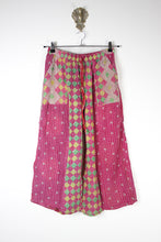 Load image into Gallery viewer, Cropped Kantha Pants M (16654)