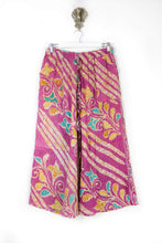 Load image into Gallery viewer, Cropped Kantha Pants M (6226)