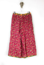 Load image into Gallery viewer, Cropped Kantha Pants M (6238)