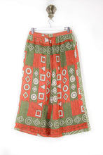 Load image into Gallery viewer, Cropped Kantha Pants M (6240)