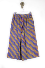 Load image into Gallery viewer, Cropped Kantha Pants M (6247)