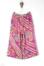 Load image into Gallery viewer, Cropped Kantha Pants M (6249)