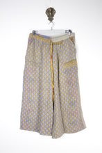 Load image into Gallery viewer, Cropped Kantha Pants XL (15710)