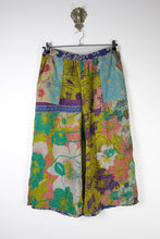 Load image into Gallery viewer, Cropped Kantha Pants XL (16645)