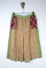 Load image into Gallery viewer, Cropped Kantha Pants XL (16647)
