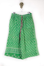 Load image into Gallery viewer, Cropped Kantha Pants XL (6182)