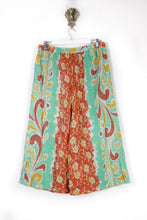 Load image into Gallery viewer, Cropped Kantha Pants XL (6183)