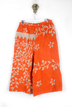 Load image into Gallery viewer, Cropped Kantha Pants XL (6190)