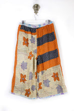 Load image into Gallery viewer, Cropped Kantha Pants XL (6197)