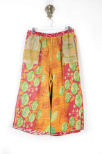 Load image into Gallery viewer, Cropped Kantha Pants XL (6278)