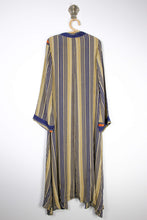 Load image into Gallery viewer, Devi Silk Robe (3953)