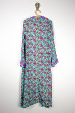 Load image into Gallery viewer, Devi Silk Robe (3971)