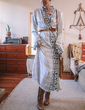 Load image into Gallery viewer, Devi Silk Robe (3956)