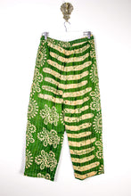 Load image into Gallery viewer, Dhara Kantha Pants L (4273)