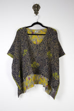 Load image into Gallery viewer, Dreamer Kantha Top S/M (16949)