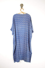Load image into Gallery viewer, Silk Flow Robe (7881)