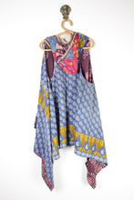 Load image into Gallery viewer, Gemini Hooded Vest (14361)