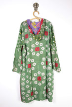 Load image into Gallery viewer, Indira Kantha Robe 2XL (8079)