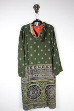 Load image into Gallery viewer, Unicorn Indira Kantha Robe L (16571)