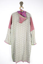 Load image into Gallery viewer, Indira Kantha Robe 2XL (13855)