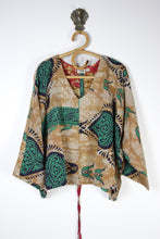 Load image into Gallery viewer, Jovie Kantha Top 2/3XL (15004)