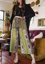 Load image into Gallery viewer, Cropped Kantha Pants L (6225)