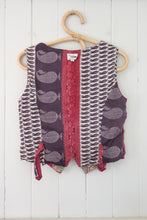 Load image into Gallery viewer, Moksha Reversible Kantha Vest S (3012)