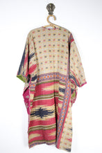Cargar imagen en el visor de la galería, Kantha Ruana Long Sleeve (12513)