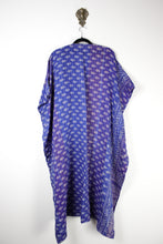 Load image into Gallery viewer, Kantha Ruana (17581)