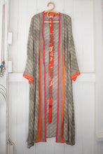 Load image into Gallery viewer, Devi Silk Robe (3373)