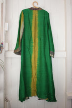 Load image into Gallery viewer, Devi Silk Robe (3382)