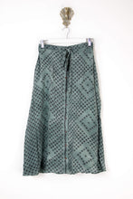 Load image into Gallery viewer, Sarita Silk Skirt M (6521)