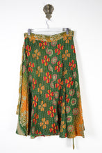Charger l&#39;image dans la galerie, Sundar Kantha Skirt 2XL (13621)