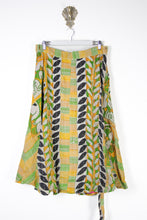 Charger l&#39;image dans la galerie, Sundar Kantha Skirt XL (13611)