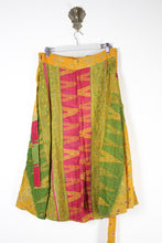 Charger l&#39;image dans la galerie, Sundar Kantha Skirt XL (13612)