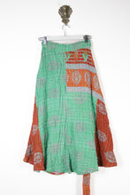 Charger l&#39;image dans la galerie, Sundar Kantha Skirt XS (13569)