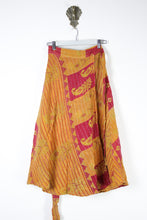 Charger l&#39;image dans la galerie, Sundar Kantha Skirt XS (13570)