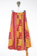 Charger l&#39;image dans la galerie, Sundar Kantha Skirt XS (13570)