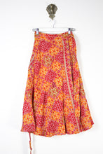 Charger l&#39;image dans la galerie, Sundar Kantha Skirt XS (13577)