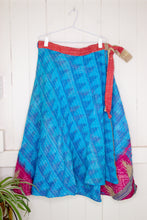 Load image into Gallery viewer, Sundar Kantha Skirt M-L (1313)